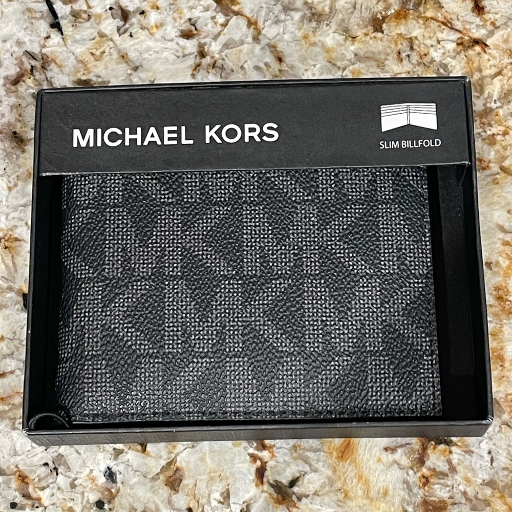 Michael Kors Men’s Slim Billfold Wallet